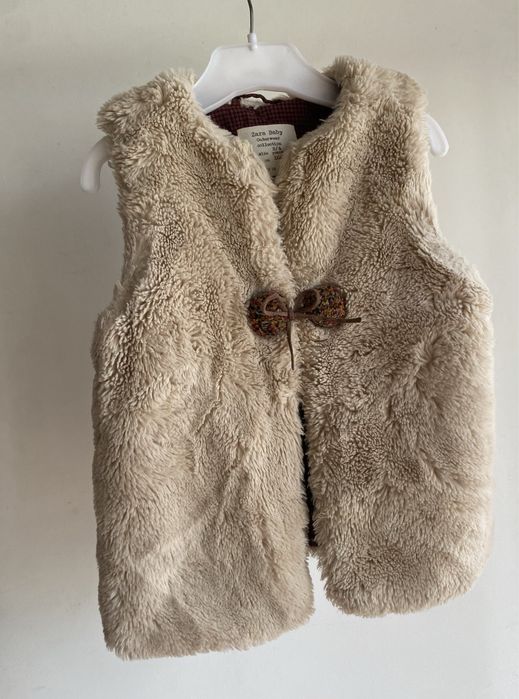 Colete bege da Zara Kids