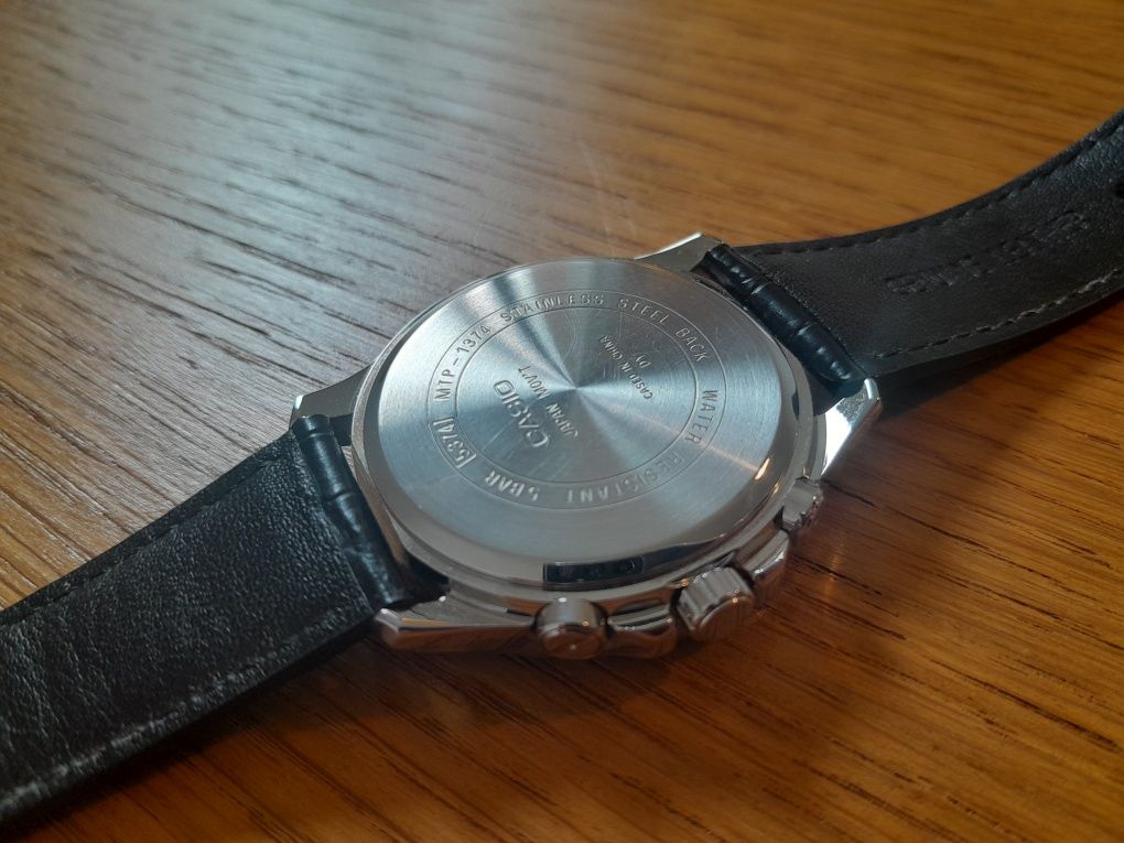 Zegarek CASIO chronograf