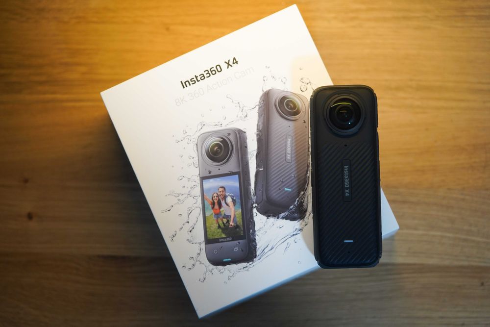 Екшн-камера Insta360 X4 8K Standard Bundle (CINSABMA)
