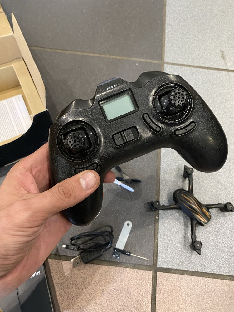 Квадрокоптер Hubsan X4