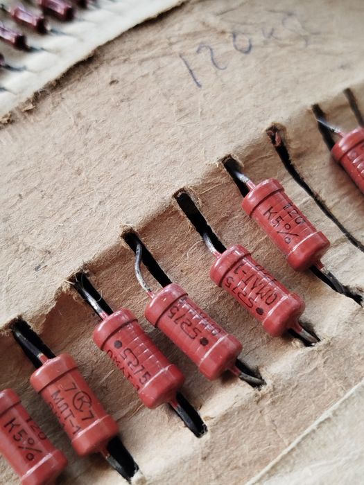 Резистори -конденсатори радянскіх часів