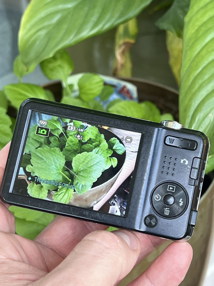 Цифровой фотоаппарат Sony W 710