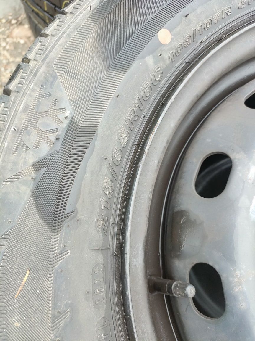 Koła zimowe 5x114,3 215/65/16 opel Vivaro Renault Trafic