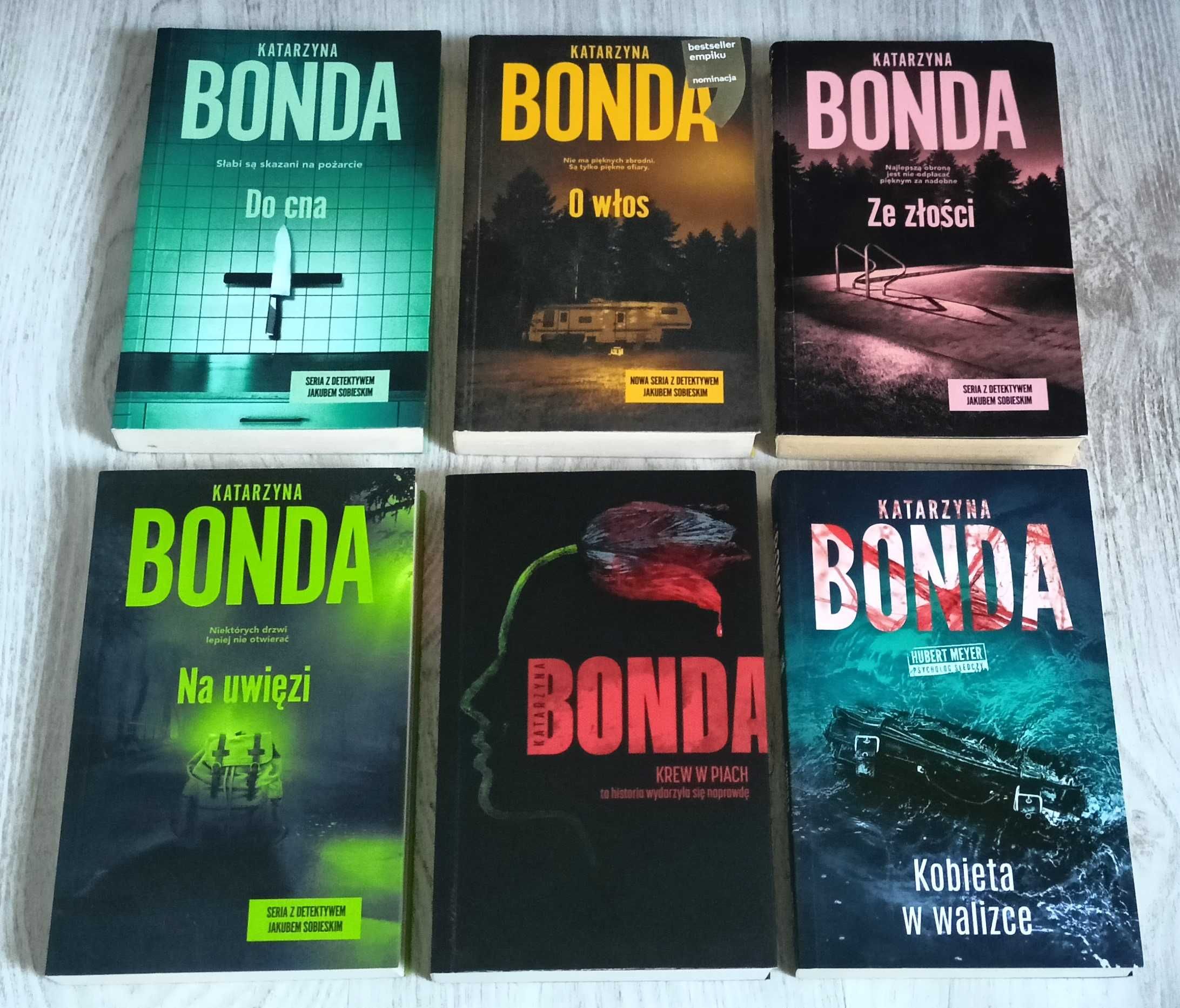Bonda Kobieta w walizce Do cna O włos Ze złości Krew w piach Na uwięzi
