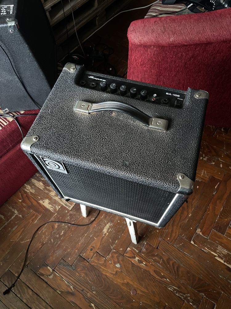 Комбік комбопідсилювач Комбоусилитель для бас-гитары AMPEG BA-110