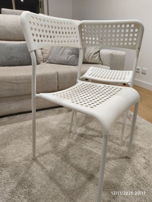 Cadeiras IKEA 2 unidades - modelo Adde