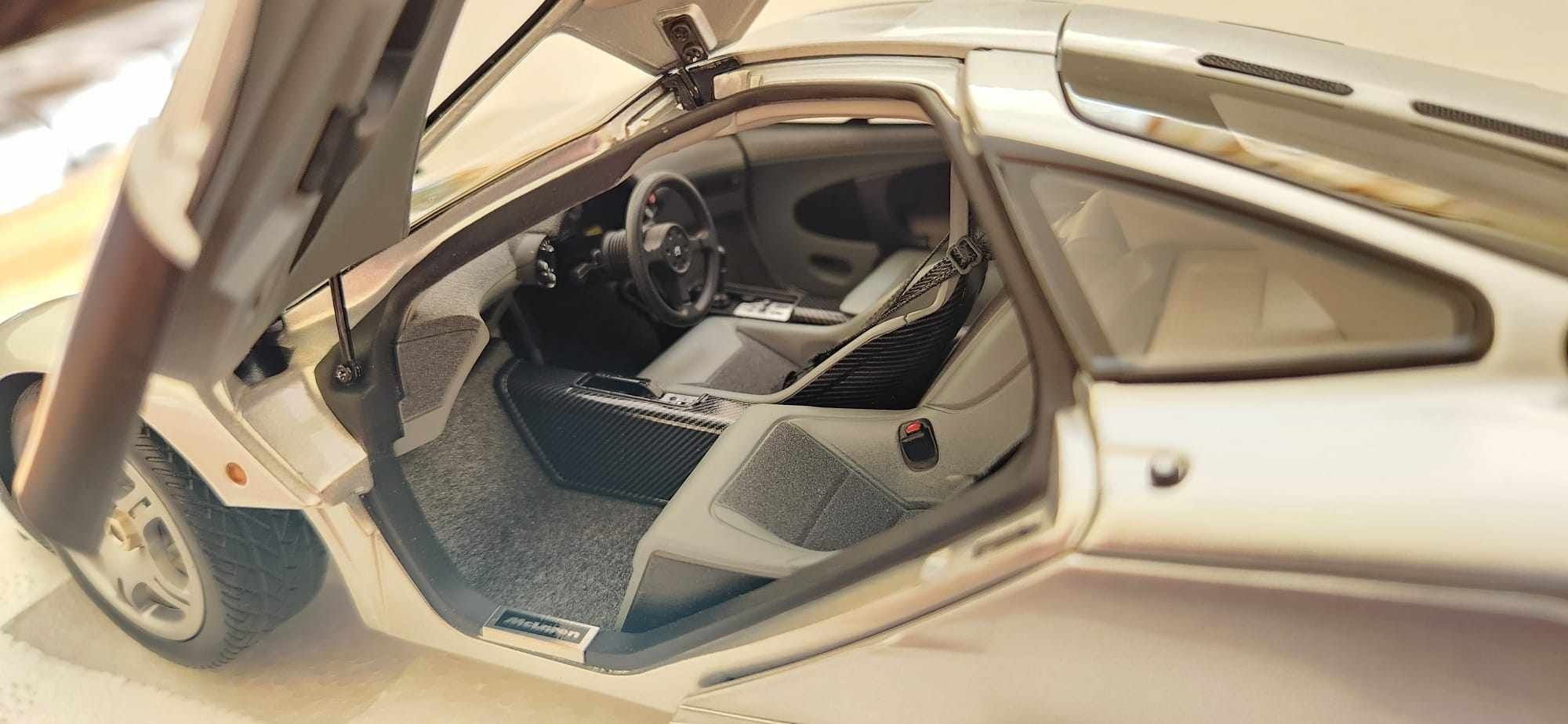McLaren f1 LCD 1:18  jak Autoart