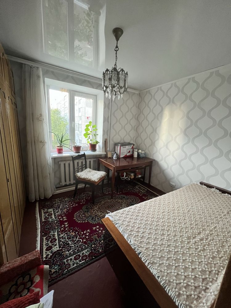 Продаю от хозяина Трехкомнатную квартиру чешка Соляные