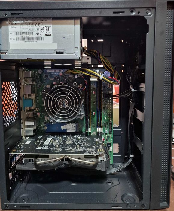 Системник1151сокет i7-6700 (E3-1230v5)/16gbDDR4/256 ssd/RX560 4gb DDR5