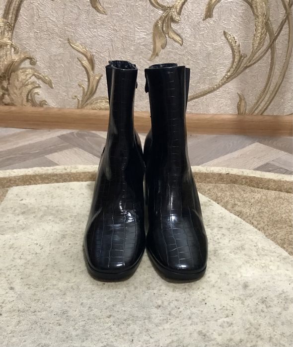 Козаки короткие 39, Кожанные ботинки, челси41р, ботинки на каблуке 41