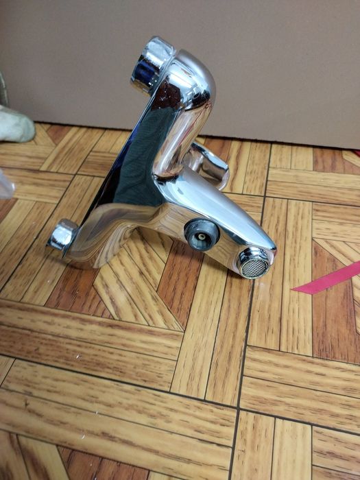 Torneira de misturadora banho