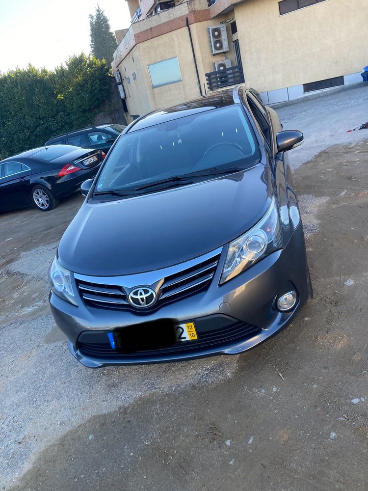 Toyota Avensis 2.0 full-extras ano 2012