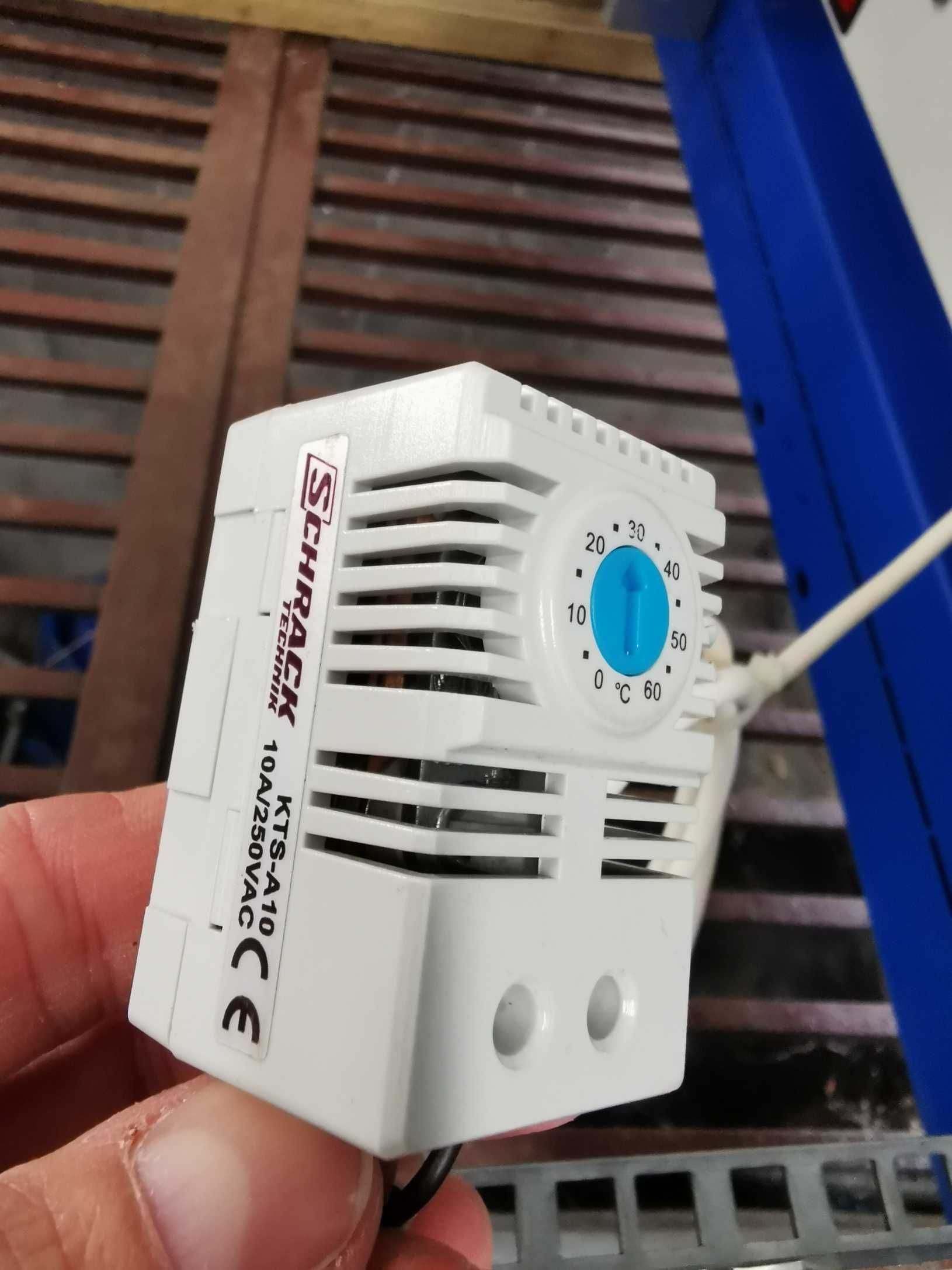 Szafa teleinformatyczna, wolnostojąca SCHRACK DS428010-A, 19", IP30