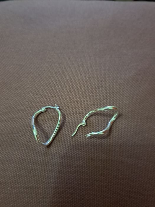 Argolas torcidas em prata