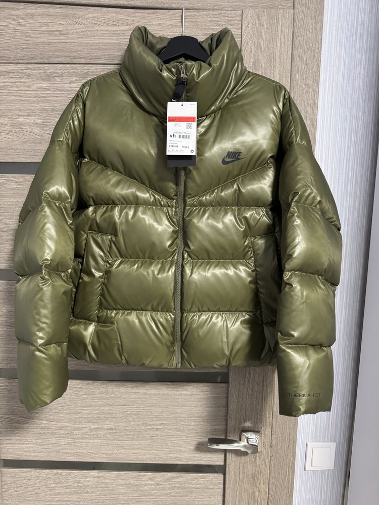 Куртка женская NIKE