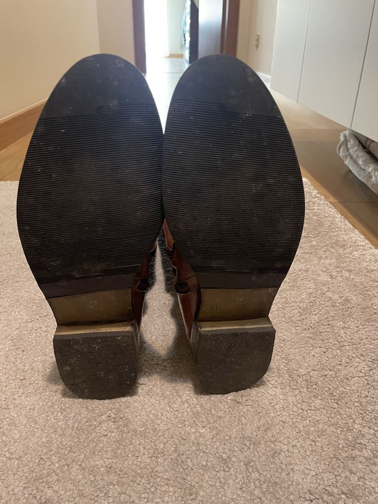 Botas Rasas Castanhas
