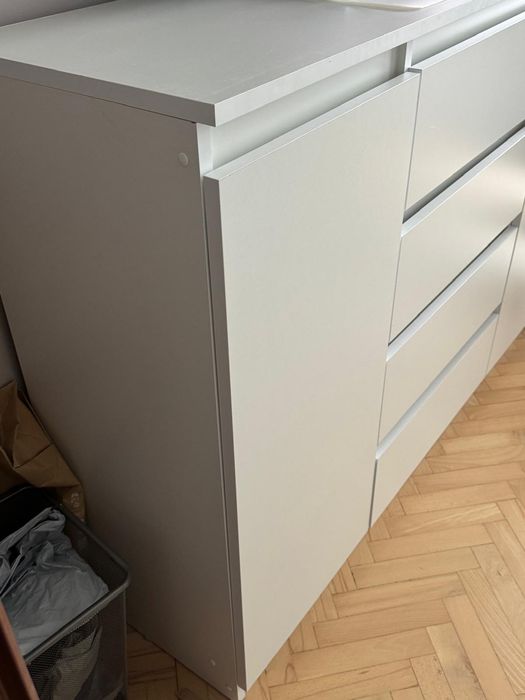 Komoda biała cztery szuflady szafki
