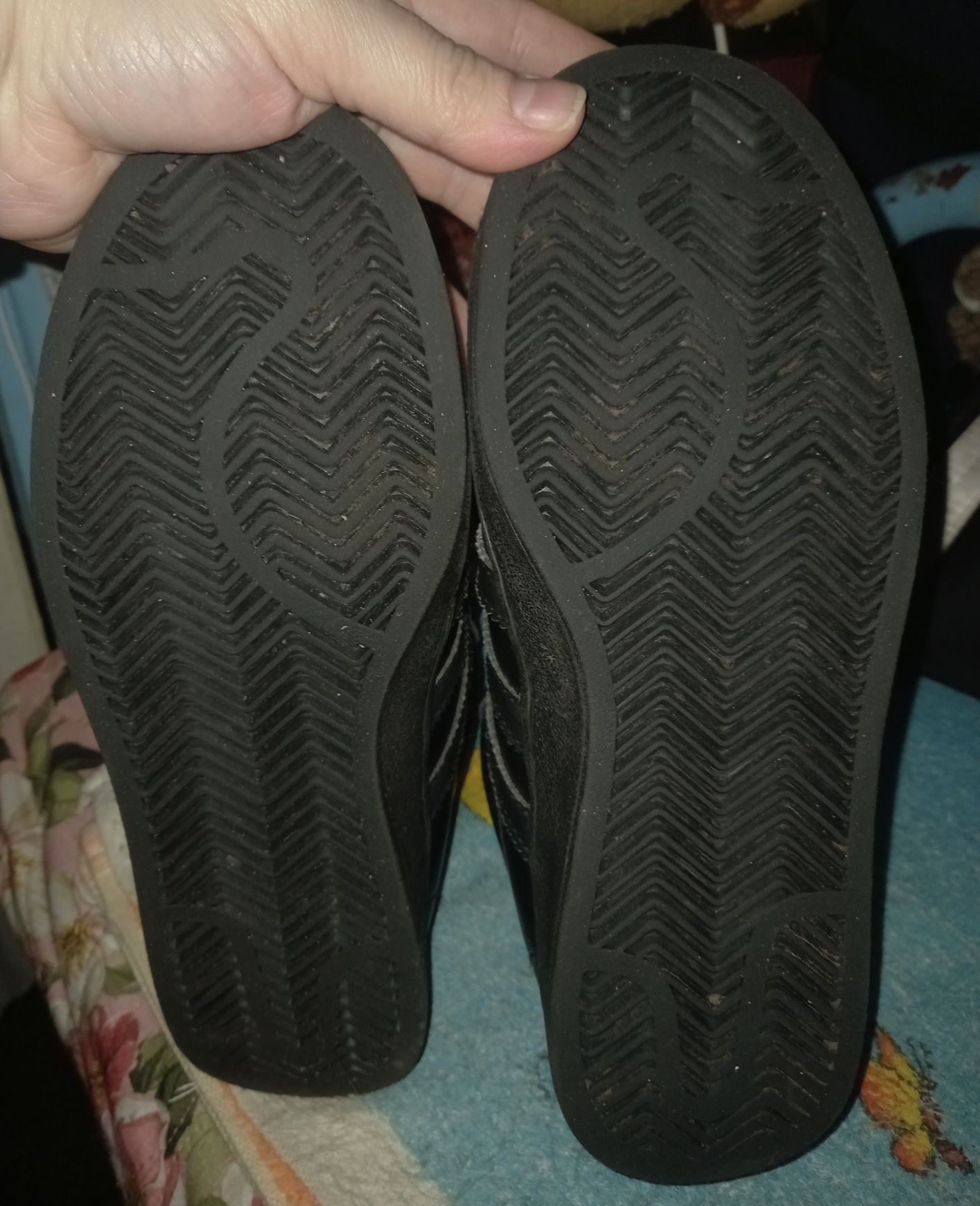 Кроссовки зимние Adidas на меху для девочки,девушки 37-38 р.Германия