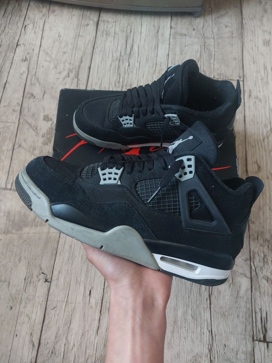 Jordan 4 Blacka Canvas.