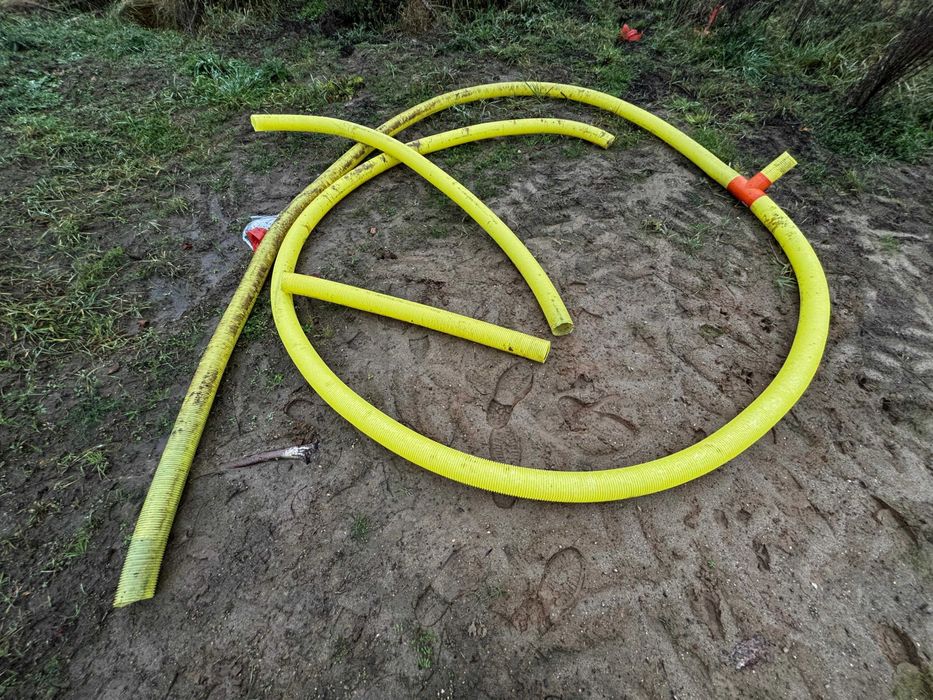 Rura drenarska bez otworów pełna FI 100 (ok. 18m) + Trójnik drenarski