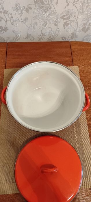 Кастрюля эмалированная на 4 л, СССР
