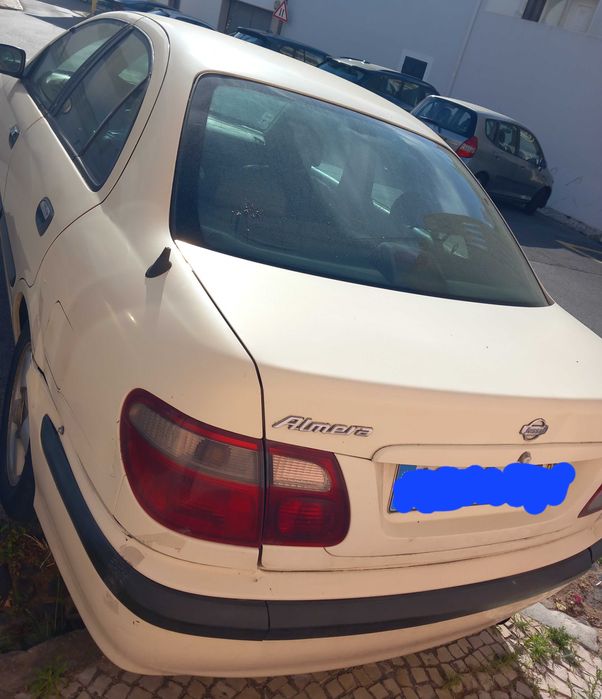 Nissan Almera beje