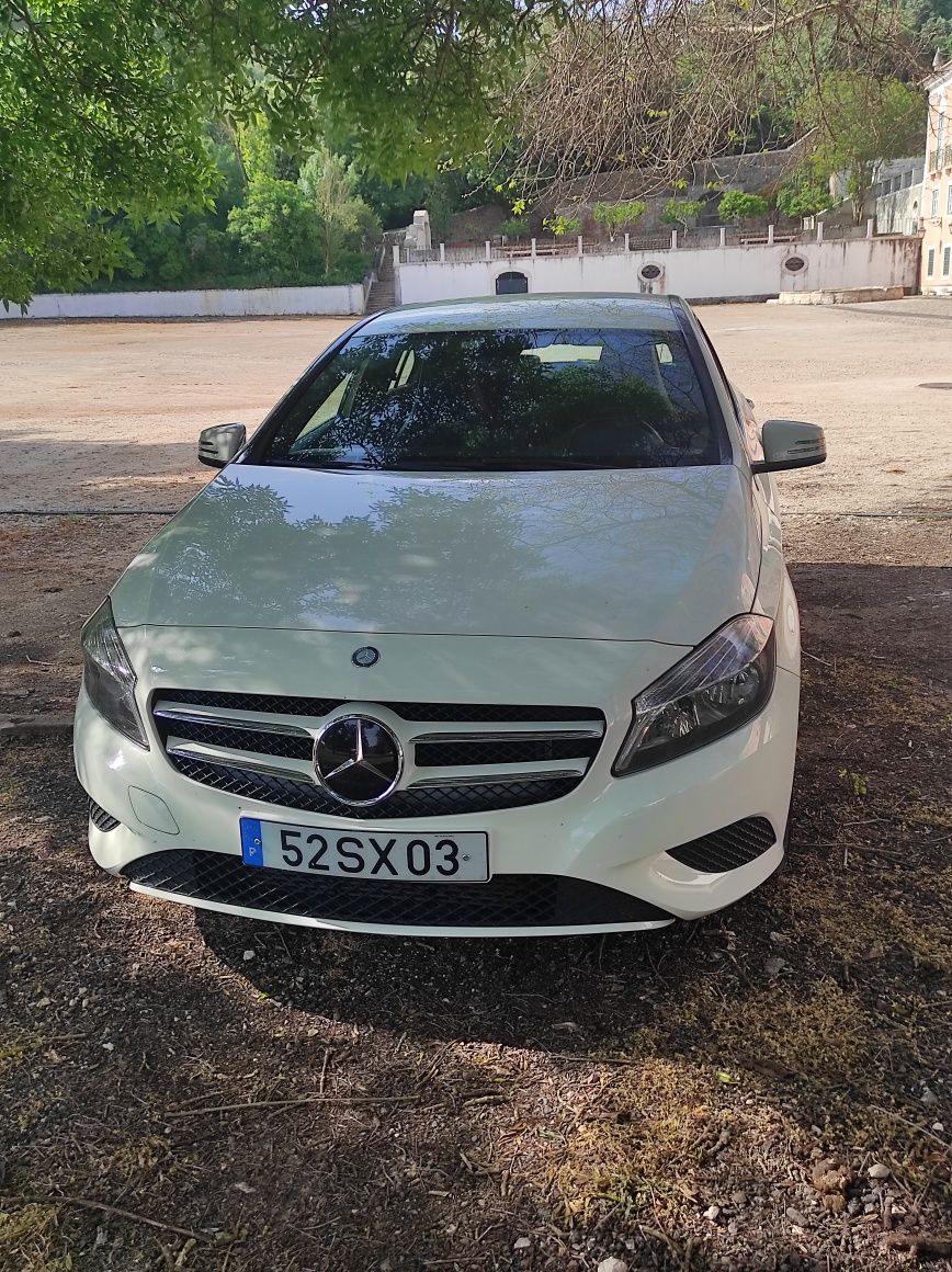 Mercedes A180D automático