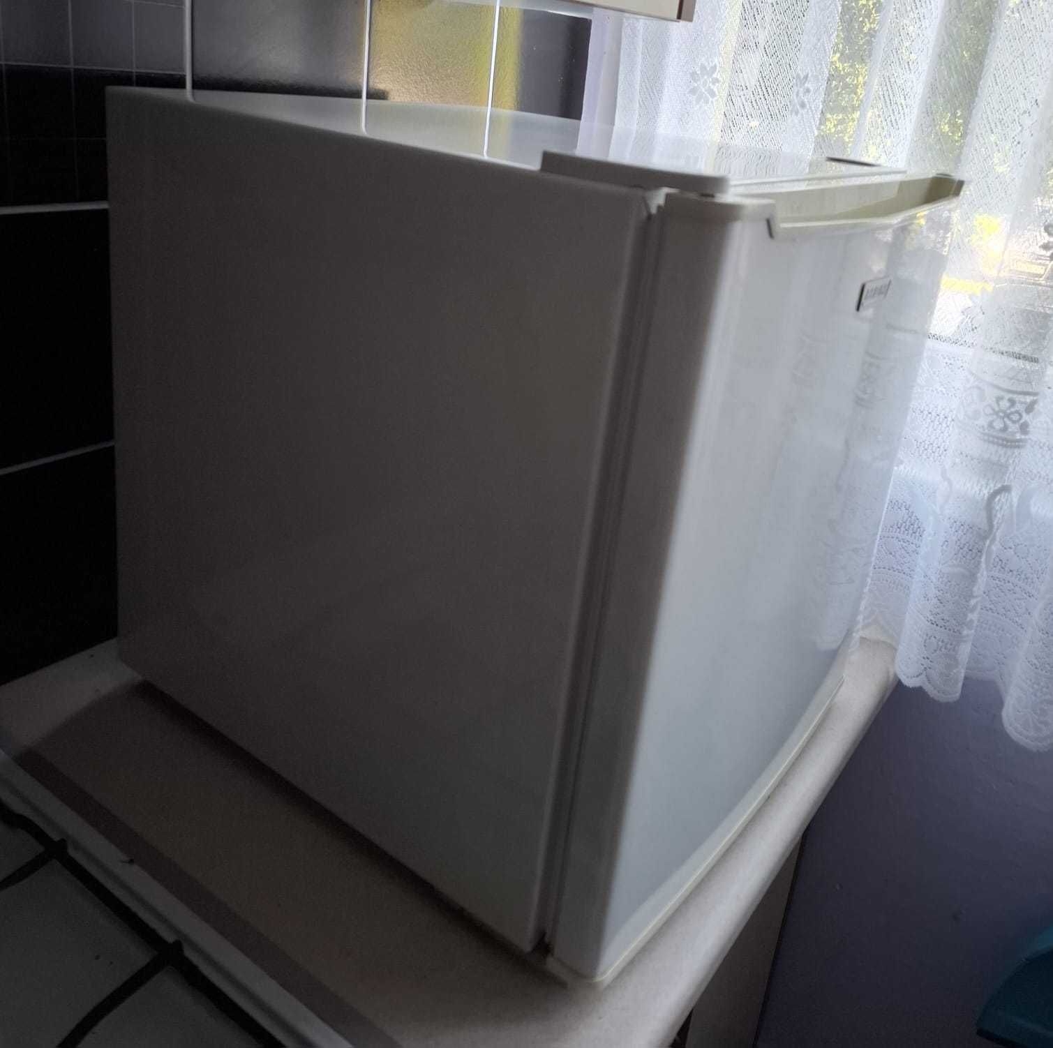 Lodówka MPM mała