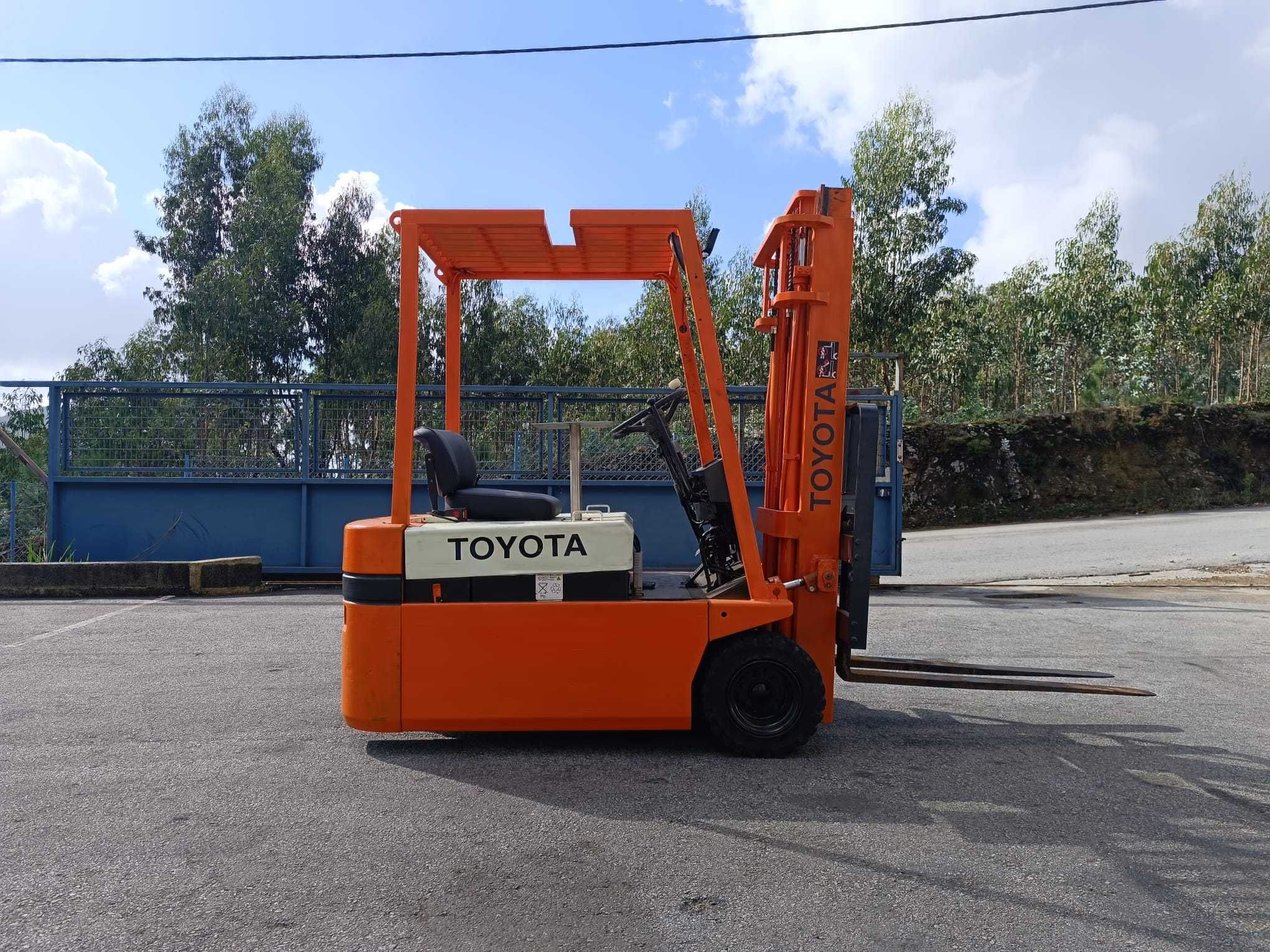 Empilhador Elétrico TOYOTA