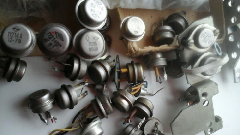 Транзистори 2т903 ; КП926А-опитний,кт805а; П-702, 1Т813А,  П-213-17.