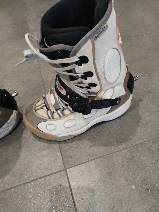 Deska snowboardowa z butami