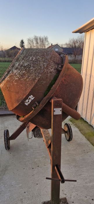 Betoniarka 250l zasilania 230V