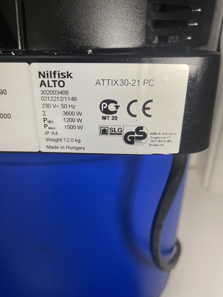 Odkurzacz przemysłowy Nilfisk ALTO -Attix 30-21 PC, czyszczenie filtra