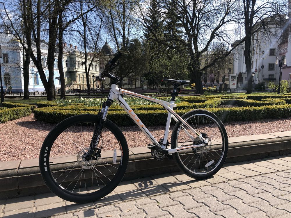 Велосипед GT Avalanche 3.0 в гарному стані
