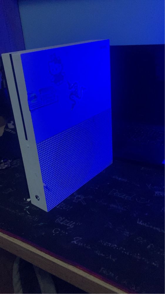 Konsola xbox one s (uszkodzona)