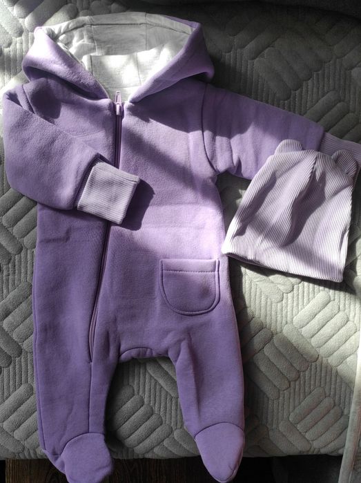 Ліжко з матрацом + дитячий одяг