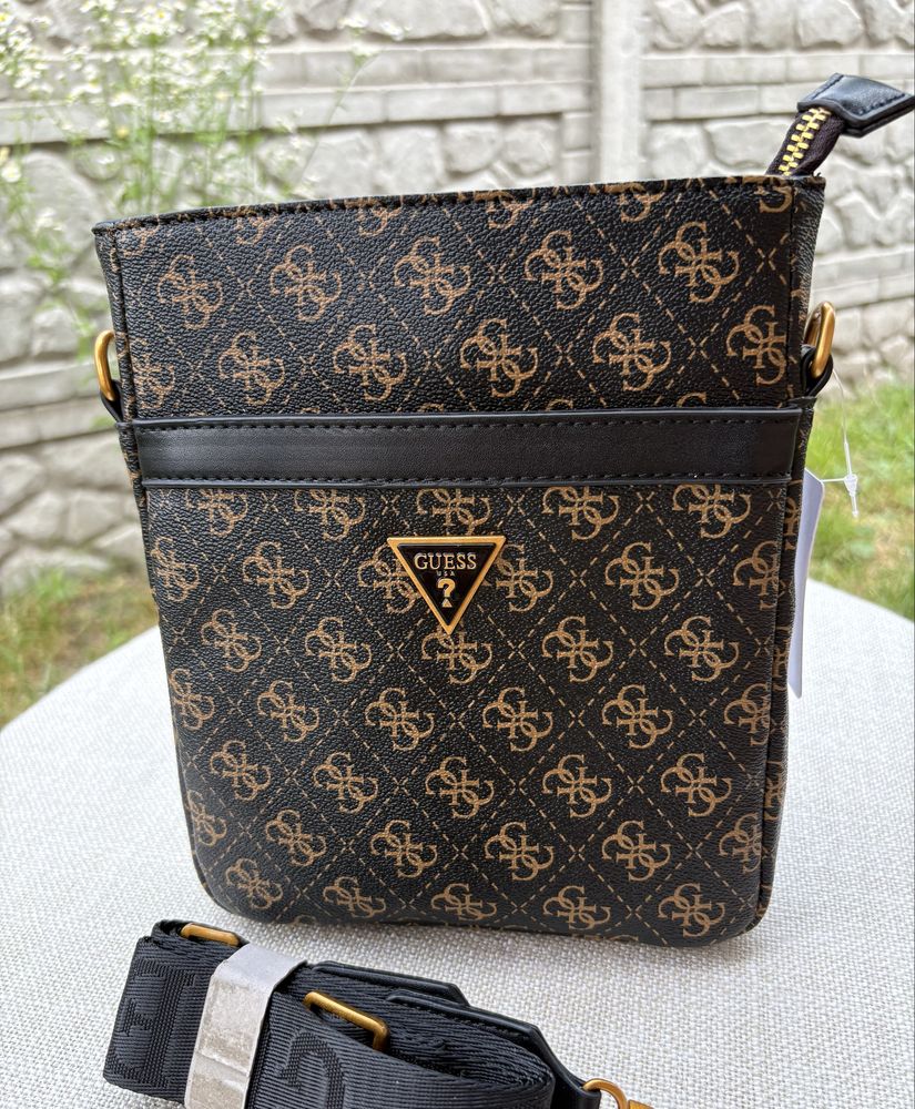Стильна чоловіча сумка Guess