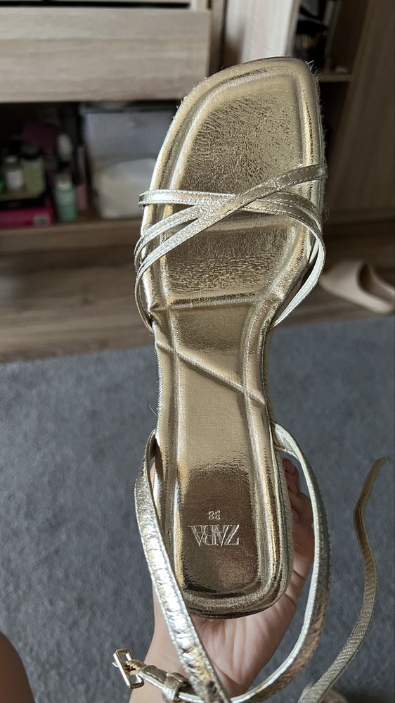 ZARA złote sandały na koturnie espadryle r. 38 (24,5 cm) modne na lat