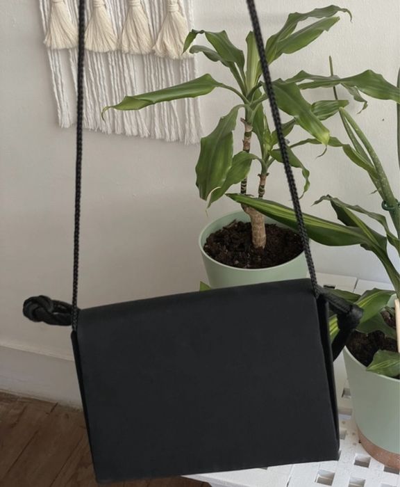 Clutch preta Roberta Molemaar