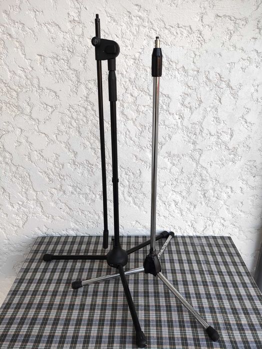 2 Tripés para Microfone (P / Peças)