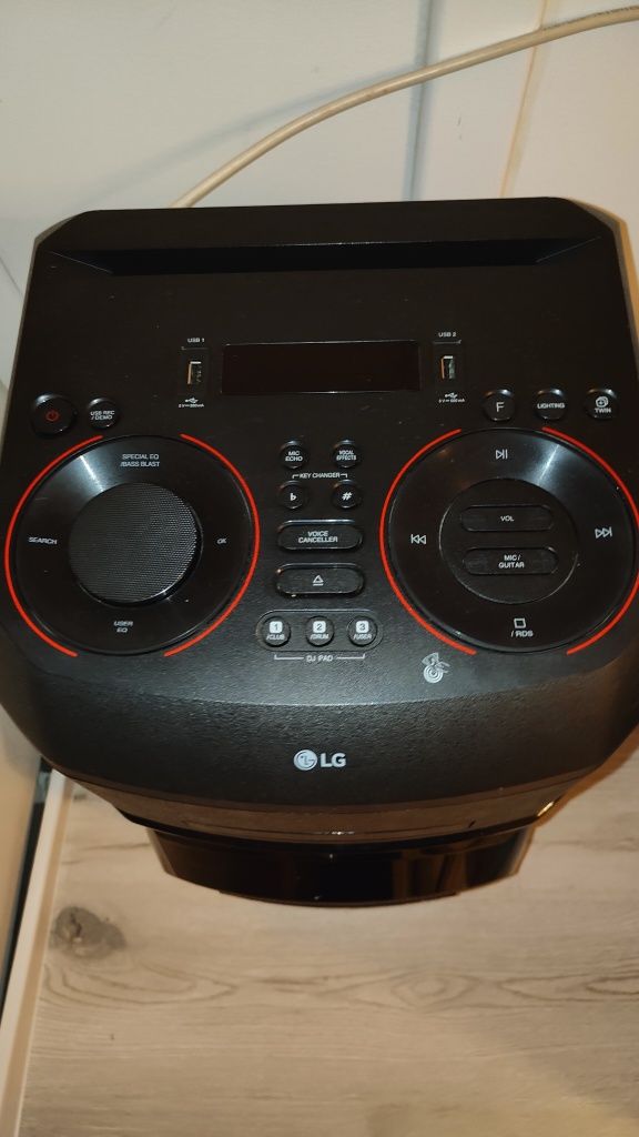 Sprzedam głośnik LG xboom on5
