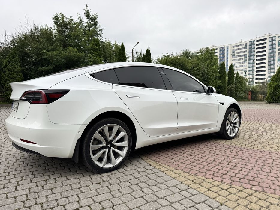 Орнедна авто Tesla Model 3  Long Range