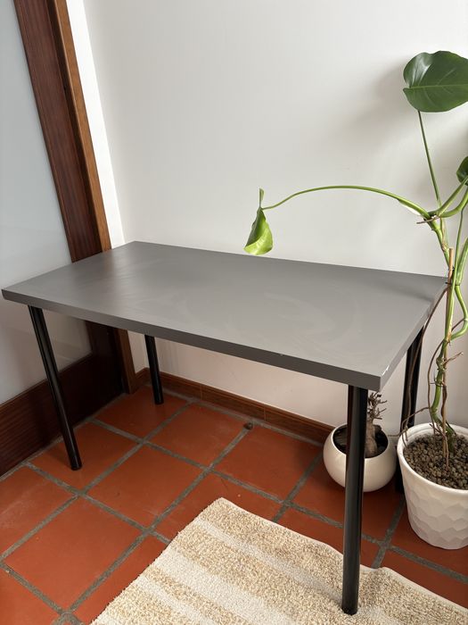 Secretária do IKEA