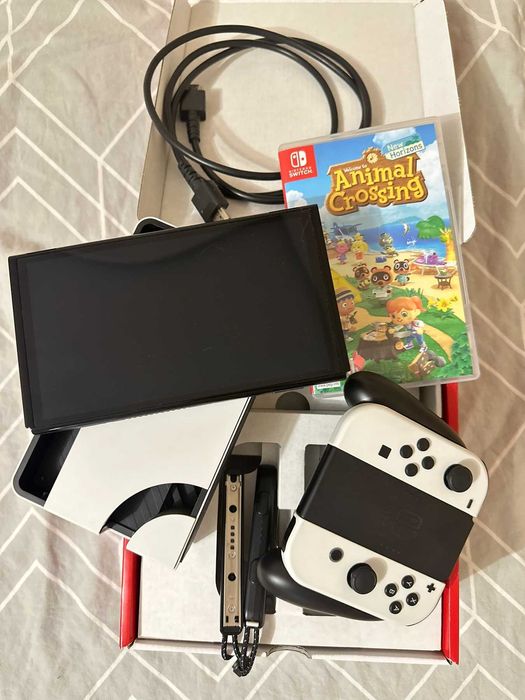Консоль Nintendo Switch (OLED model) White set + гра Animal Crossing