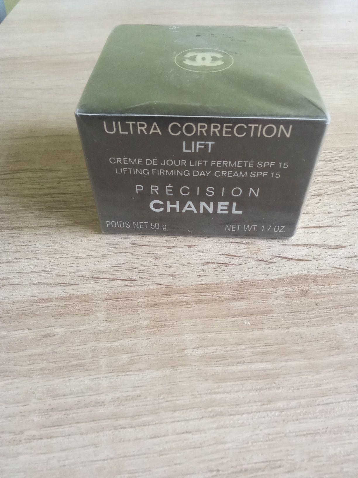 Krem na noc Precision Chanel Ultra correction  lift 50g