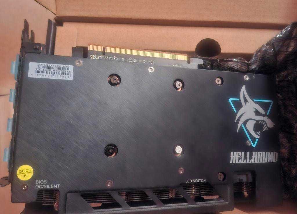 Gráfica Radeon RX6600 XT Hellhound OC 8GB GDDR6
