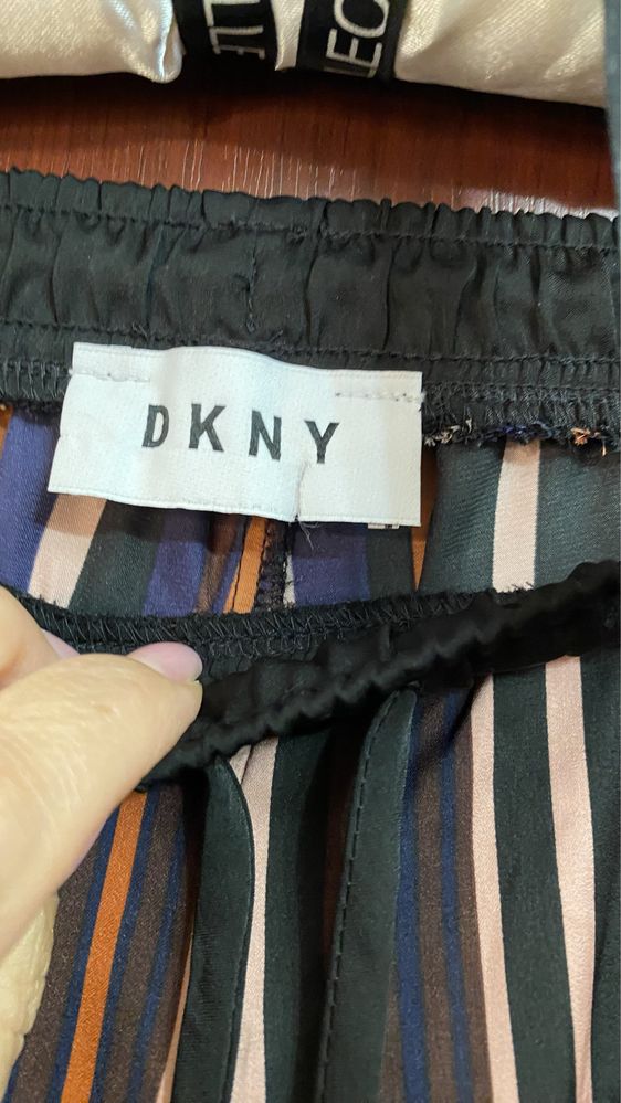 Широкие шелковые брюки DKNY