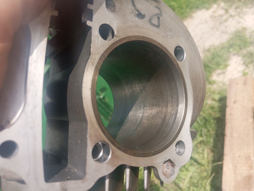 Cylinder quad Bashan 200  tuleja tłok silnika L5