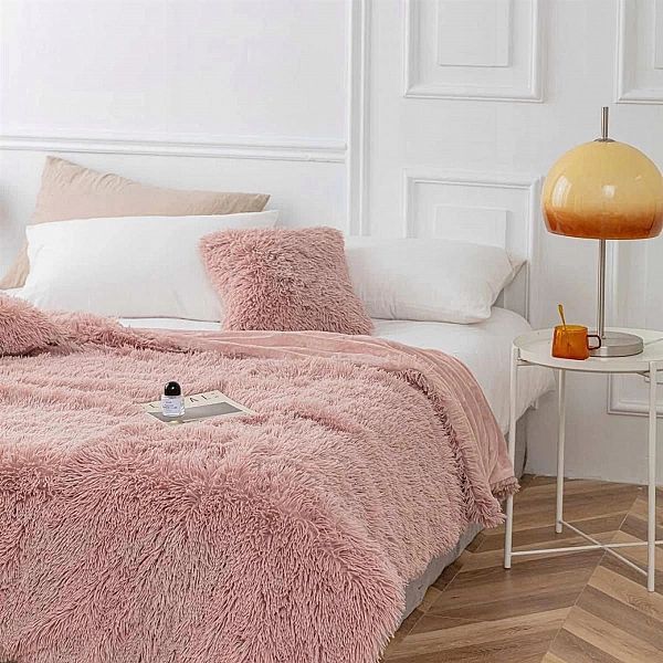 Koc narzuta na łóżko 200x220 Włochacz Futrzany Yeti Pudrowy