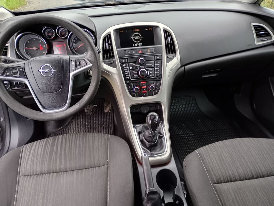 Opel Astra J kombi 1.7diesel 2012rok z Niemiec